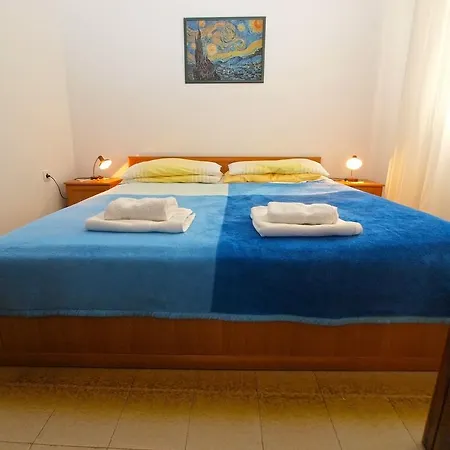 Paula 729 Daire Fažana